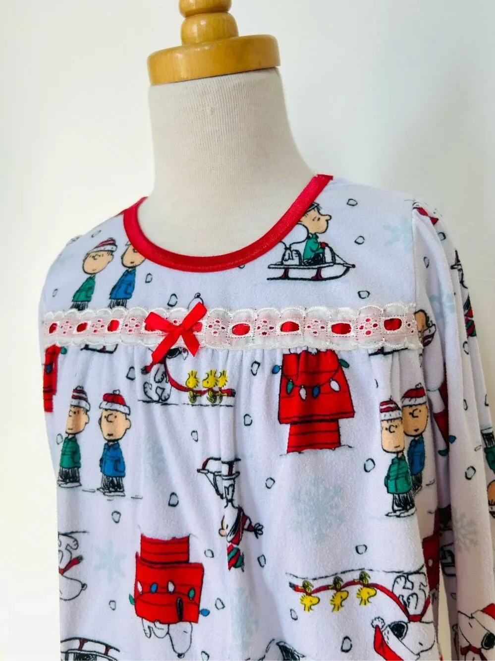 Peanuts Snoopy Charlie Brown Holiday Flannel Nightgown Kids Girls Size 8